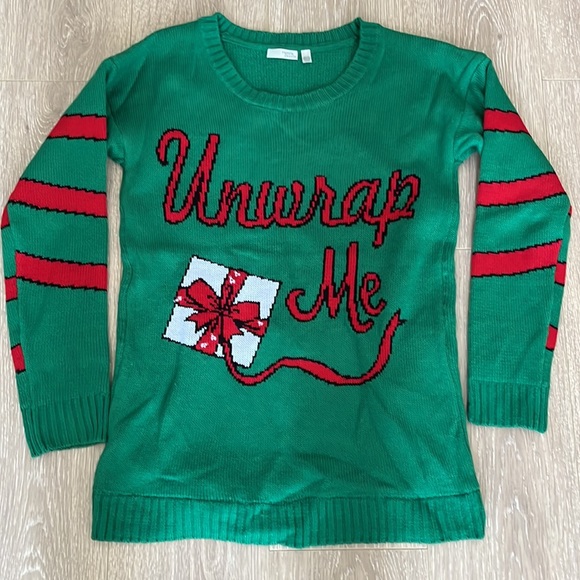 Razzle Dazzle Light Up “Unwrap Me” Ugly Christmas Sweater - Large - Picture 4 of 7